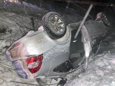 На Кородском шоссе Северодвинска водитель вылетел с проезжей части и перевернулся